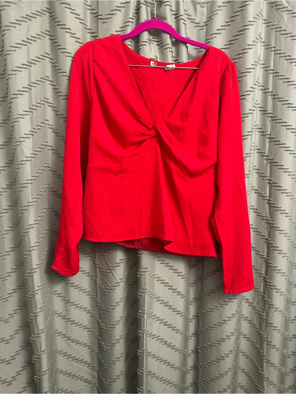 Abercrombie and fitch crop top size L Top Shirt Blouse
Red v neck, super sexy